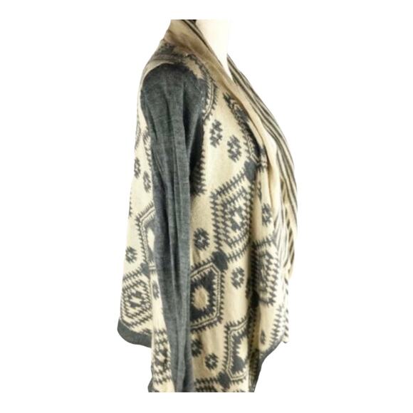 Charlotte Russe Aztec Cardigan Open Sweater Gray Tan Geometric Size XS - Picture 4 of 8